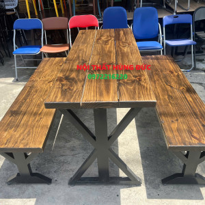 BÀN GHẾ GỖ THÔNG QUÁN NHẬU CHÂN SẮT